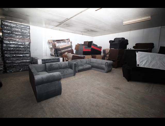 2,580M² WAREHOUSE FOR SALE IN BRAELYN